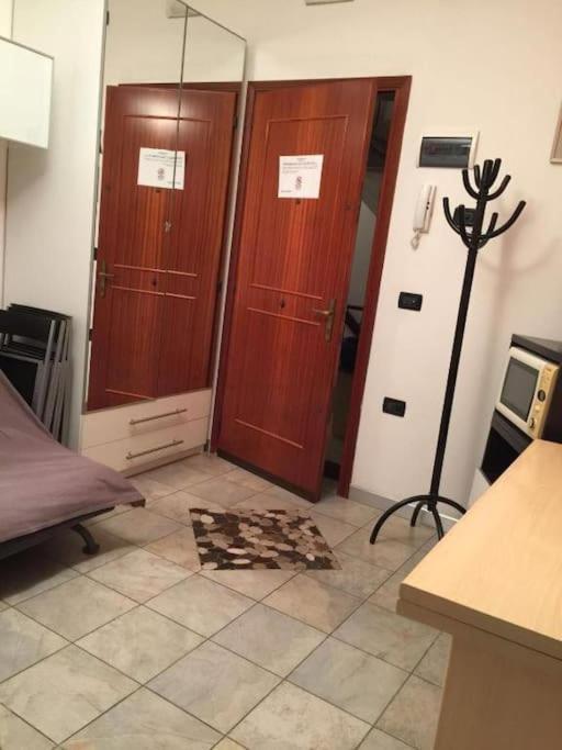 Casa Manuela Non Turisti Ma Ospiti Apartment คิออกเจีย ภายนอก รูปภาพ