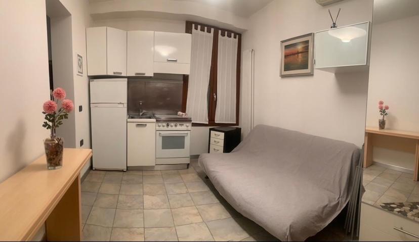 Casa Manuela Non Turisti Ma Ospiti Apartment คิออกเจีย ภายนอก รูปภาพ