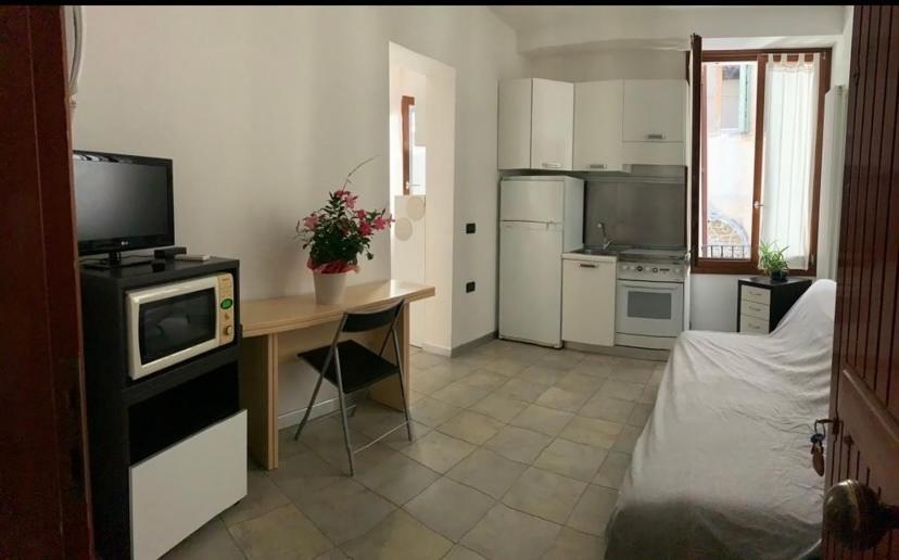 Casa Manuela Non Turisti Ma Ospiti Apartment คิออกเจีย ภายนอก รูปภาพ