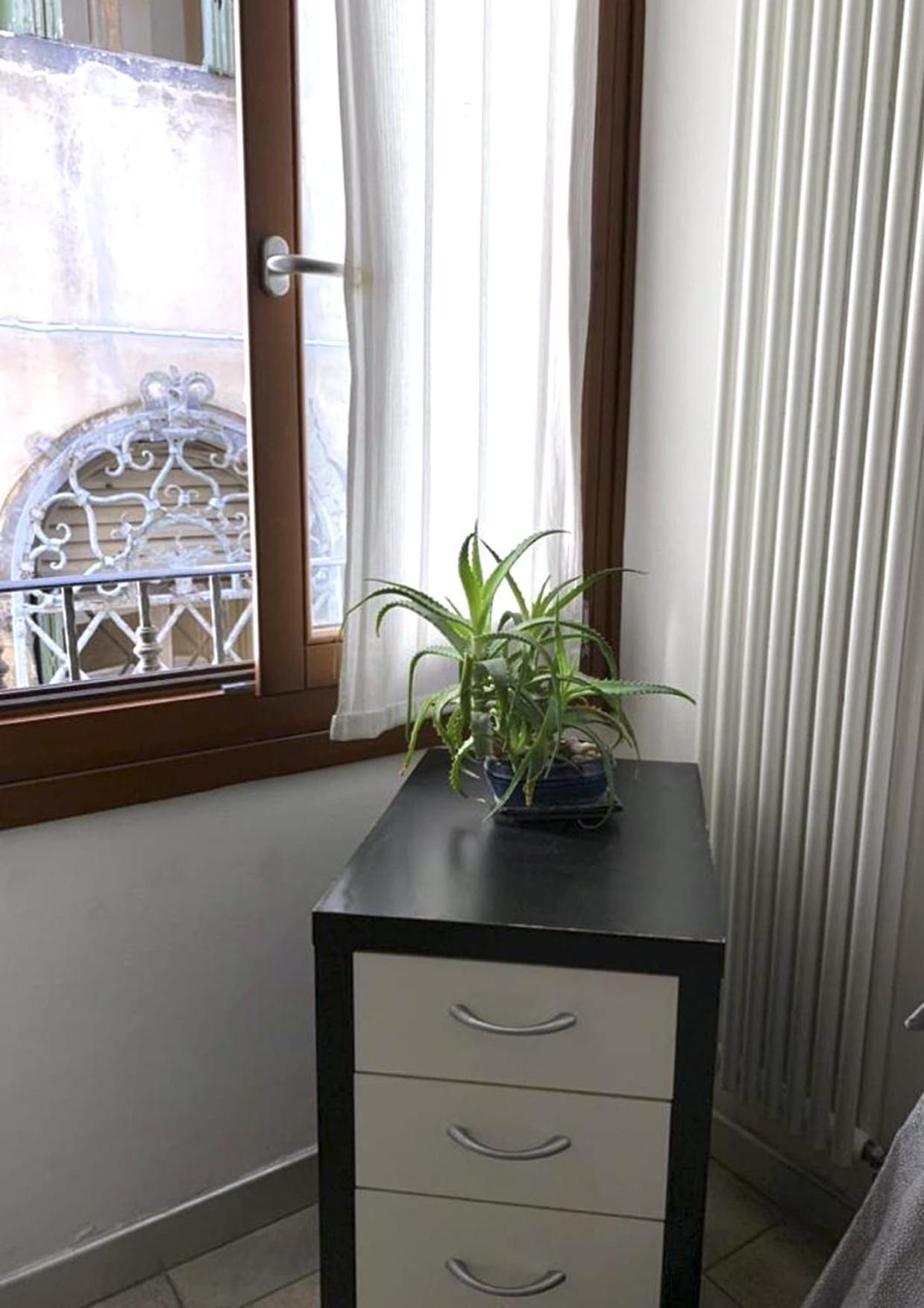 Casa Manuela Non Turisti Ma Ospiti Apartment คิออกเจีย ภายนอก รูปภาพ