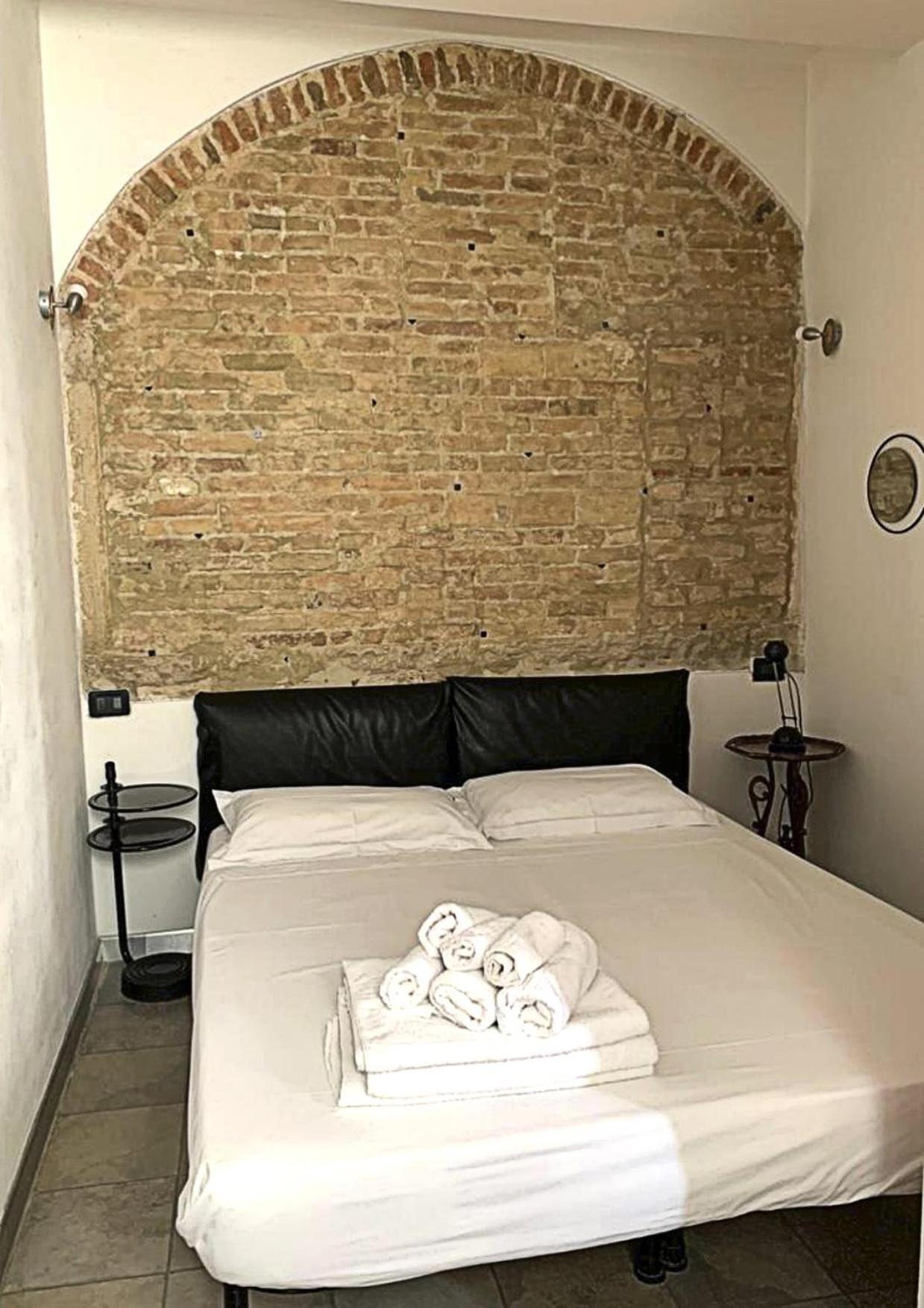 Casa Manuela Non Turisti Ma Ospiti Apartment คิออกเจีย ภายนอก รูปภาพ