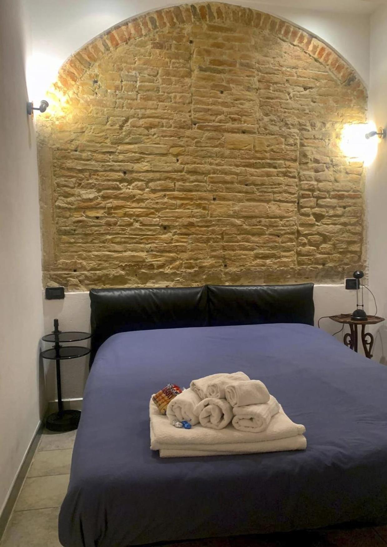 Casa Manuela Non Turisti Ma Ospiti Apartment คิออกเจีย ภายนอก รูปภาพ
